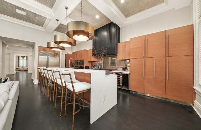 451 W Superior Street