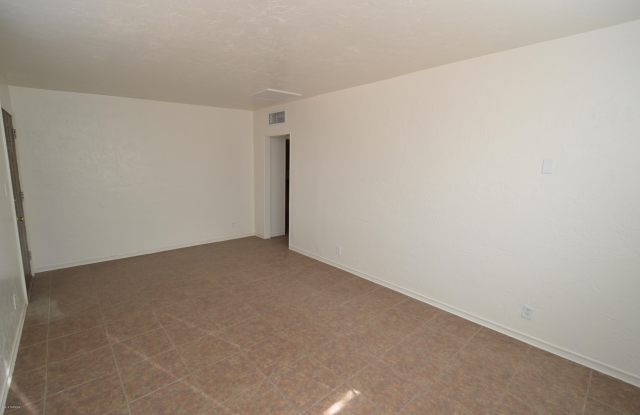 2920 E Beverly Drive