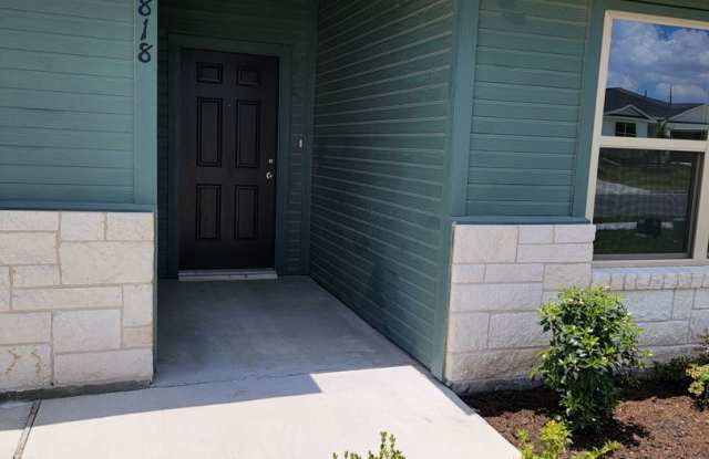 818 Freedom Cir, Nolanville TX 76559