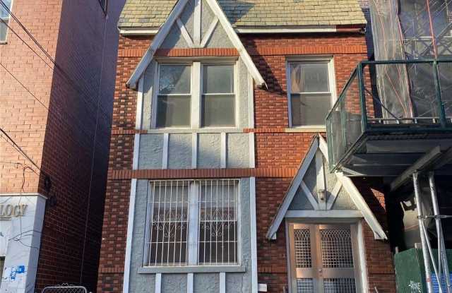132-23 41 Avenue