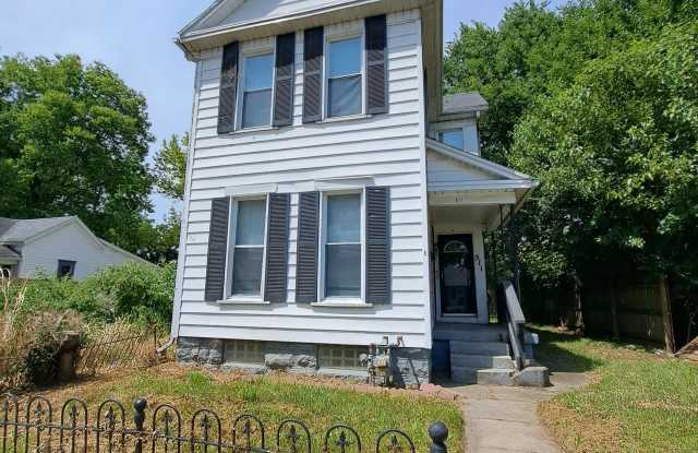 511 Parrot Street