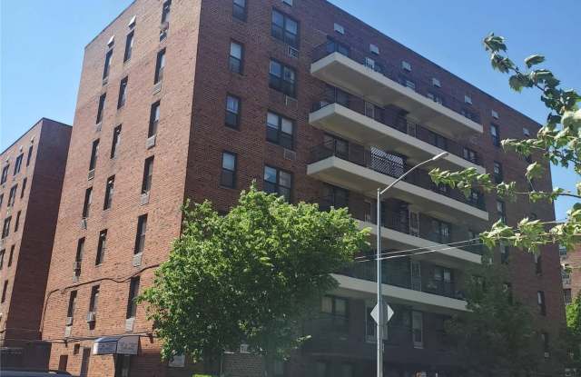 137-10 Franklin Ave