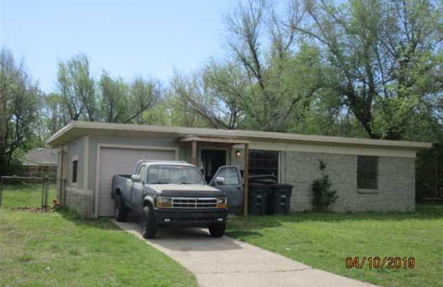 2 Bed 1 Bath Stone Home in Del City