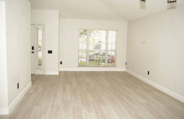 12326 Hawkeye Point Pl