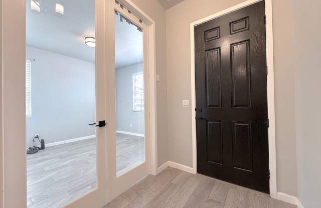 East El Paso 4 bed Refrig A/C!