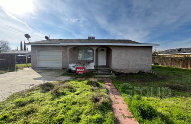 1169 W Roby Ave - 1169 West Roby Avenue, Porterville, CA 93257