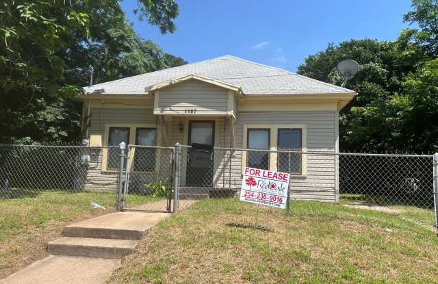 Bonus room, East Waco