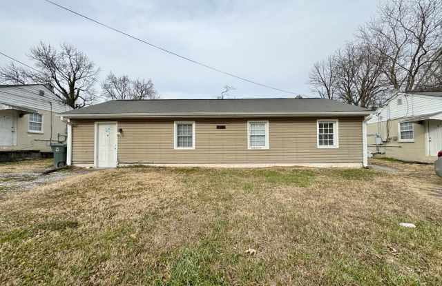 Newly Renovated One Bedroom Duplex - Move In Special!