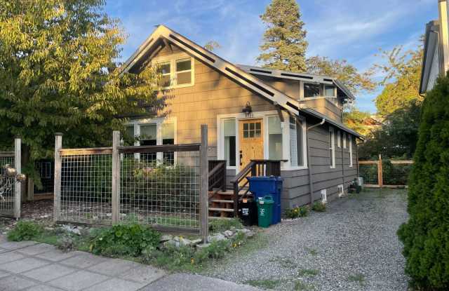 Welcome Home 3b/1ba Updated Home