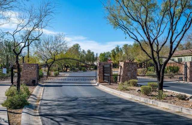 2413 W SIENNA BOUQUET Place