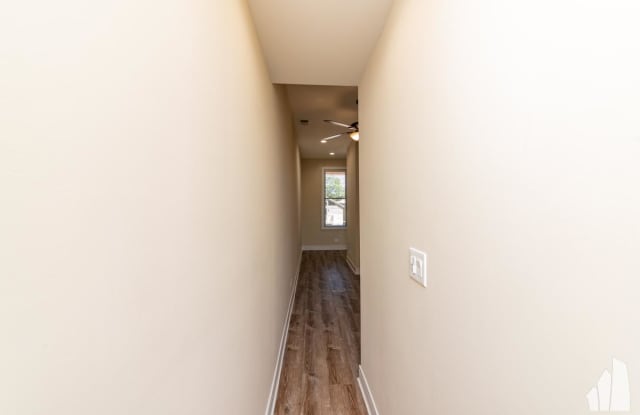 Photo of 1446 W Lexington, Unit 2
