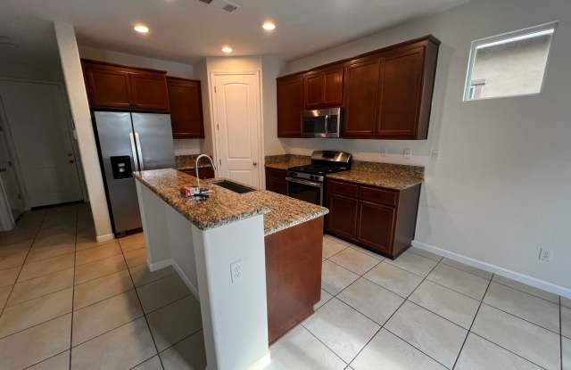 Great looking home and neighborhood in the North Village area close to shopping and freeway access