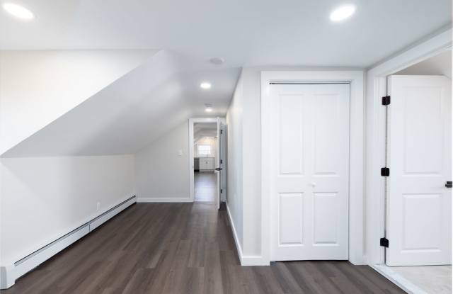 28 Aircraft Road - I