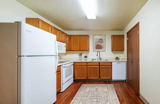 Sun Prairie/Vista Court