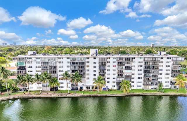 1075 NE Miami Gardens Dr