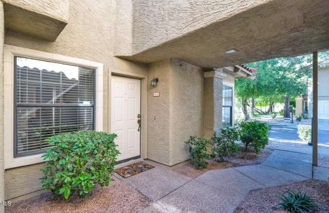 8300 E Via De Ventura -- unit: 1018