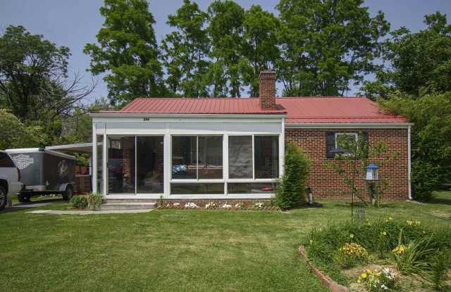 Photo of 206 Broce Drive