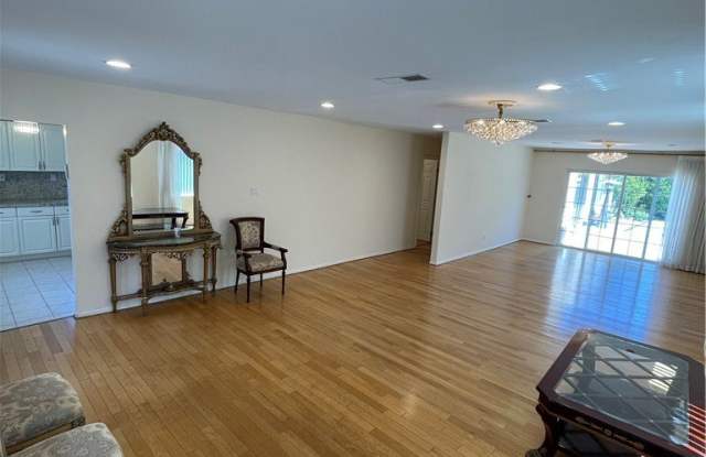 5118 Newcastle Avenue