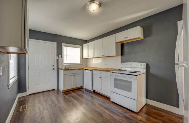 Photo of Freshly Renovated 2 Bedroom Home