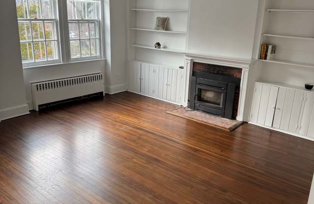 Photo of 15 Purchase St