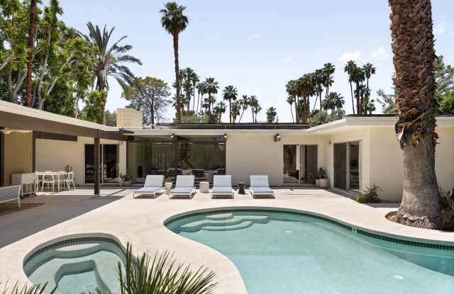 Photo of 74110 Covered Wagon Trail