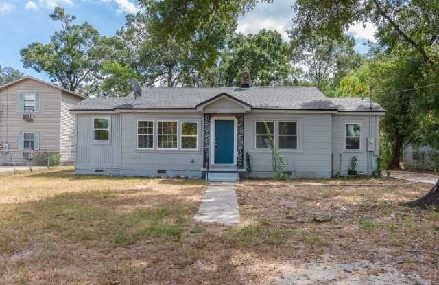 1217 Poppy Avenue