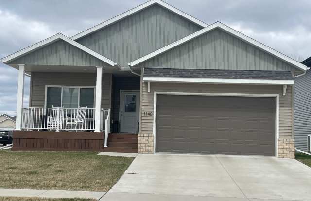 4-bedroom, 3-bathroom West Fargo Single-Family Home w/ 2 Stall Garage