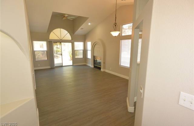 4913 FOREST OAKS Drive