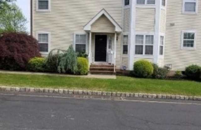 1208 Margaret Ct
