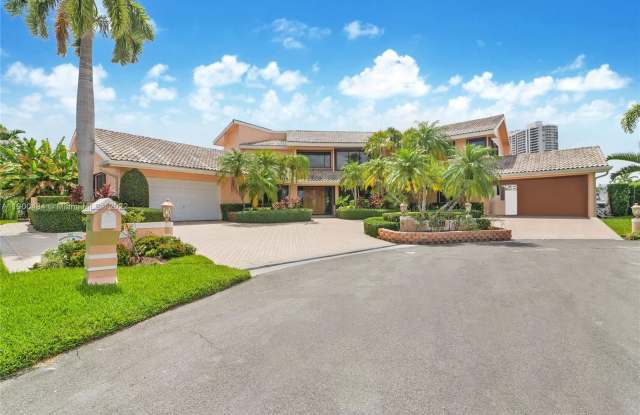 661 Oleander Dr