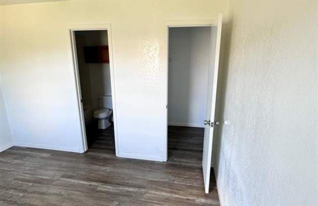 1808 Springlake W