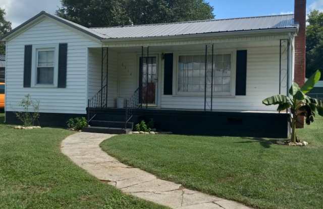 Now accepting application for 2 bedroom 1 bath home in Jefferson City, TN