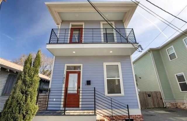 1809 NEW ORLEANS Street