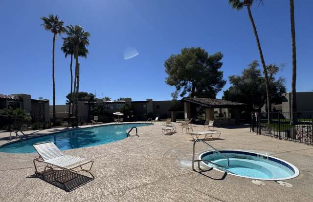 4201 E Camelback Rd Unit 18