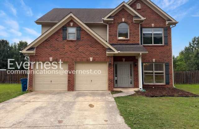 2008 Lake Circle
