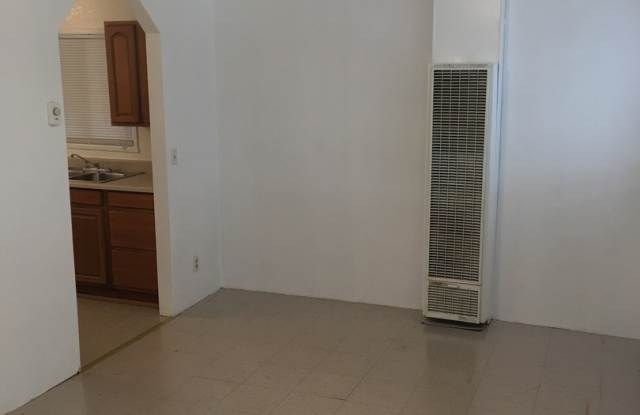 Photo of 2 bedroom 1.5 bathroom duplex - Mills Addition