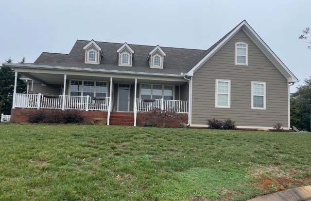 Maryville 37801 - FURNISHED - SHORT TERM Rental Only! 3 bedroom, 3 bath home - Contact Debra Johnson 865-591-8281 - 117 Alex Way, Blount County, TN 37801