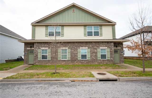 4133  W Santa Maria  LN