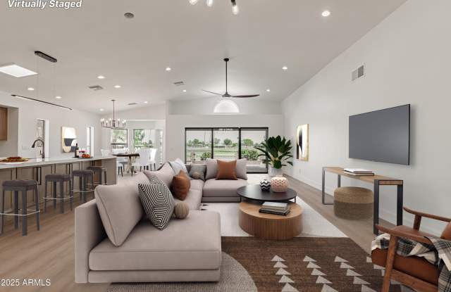 8883 E FAIRWAY Boulevard