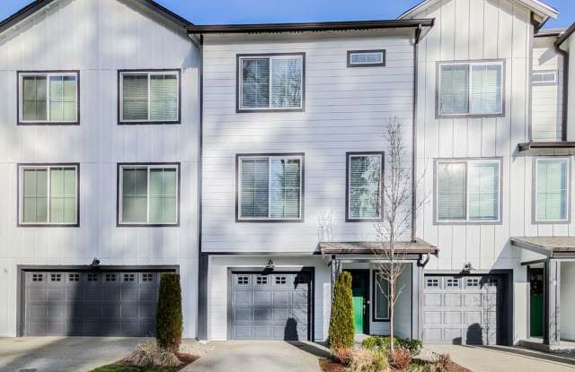 upgraded  move in ready 3 bed, 2.5 bath townhouse w/huge bonus area