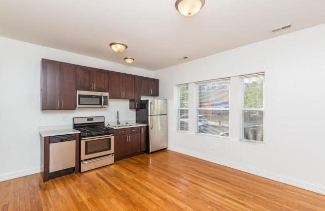 4050-4060 N Milwaukee