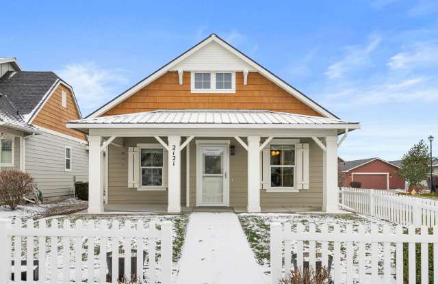 2121 N Country Vista Blvd