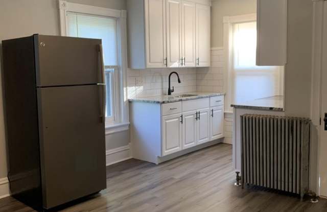 Photo of 512 3RD Street unit: 2