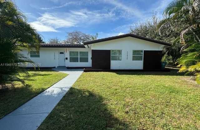 Photo of 11912 NE 10th Ave