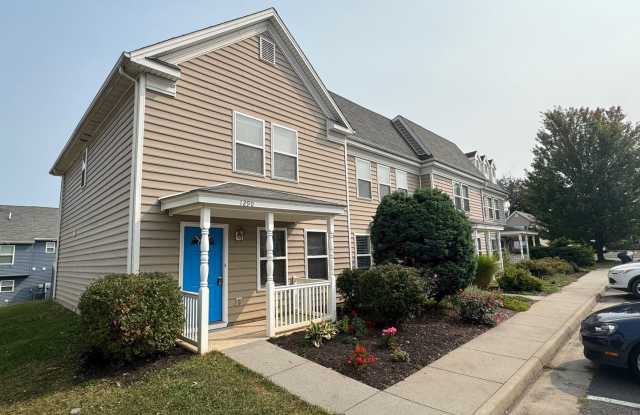 Immaculate End Unit Townhouse