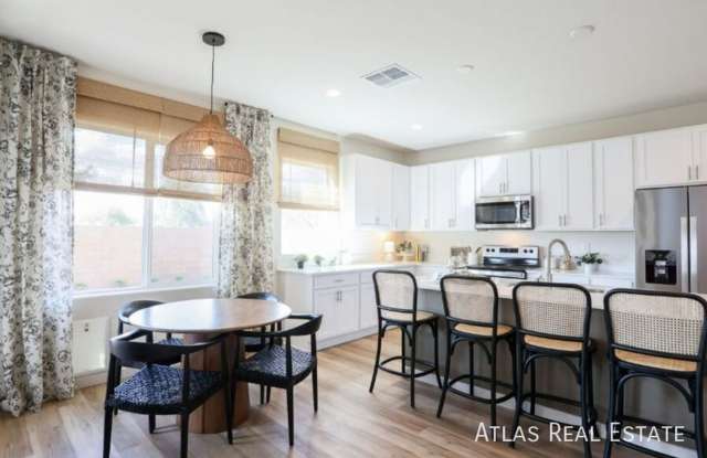 NEWLY CONSTRUCTED / NEAR OLD TOWN - SINGLE FAMILY