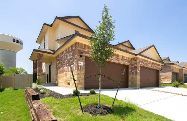 AVAILABLE NOW! GORGEOUS 3 BEDROOM DUPLEX LOCATED IN BUDA, TEXAS!