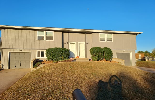 801 Dondee Drive - 801 Dondee Drive, Manhattan, KS 66502