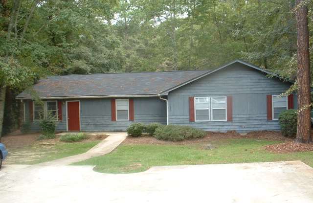 1620 Ridge Avenue North