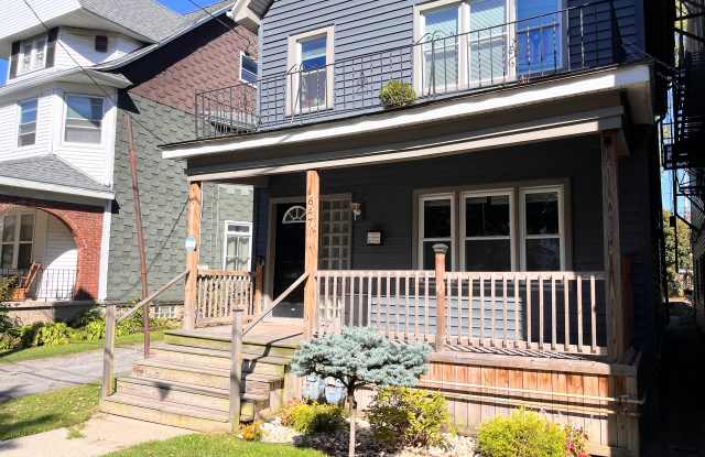 Photo of 647 West Avenue